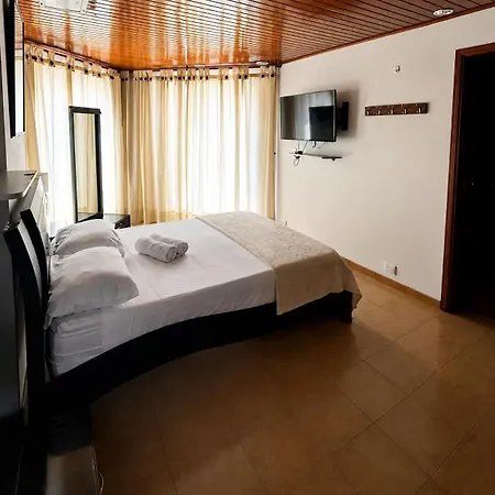 Laguito Cra 3 #240 Apartamento *